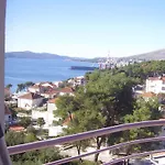 斯泰拉别墅旅馆 公寓 特罗吉尔